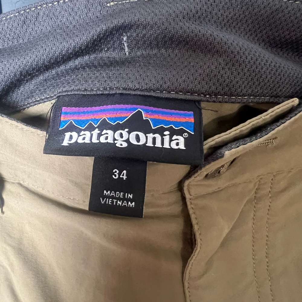 Patagonia Men's Size 34 Khaki outdoor lightweight Cargo Pants - Picture 2 of 8